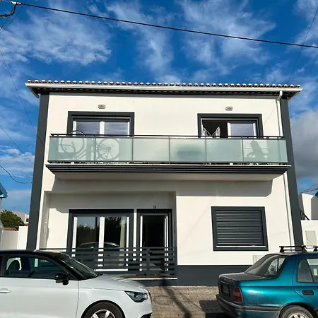 Baleal - Modern Coastal - Sleeps 4-6 Daire